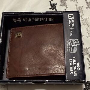 Stone Mountain Accessories Dark Brown Leather Card Holder